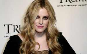 Riley Keough HD Wallpapers