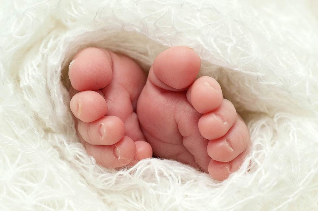 Small Baby Foot Wallpaper
